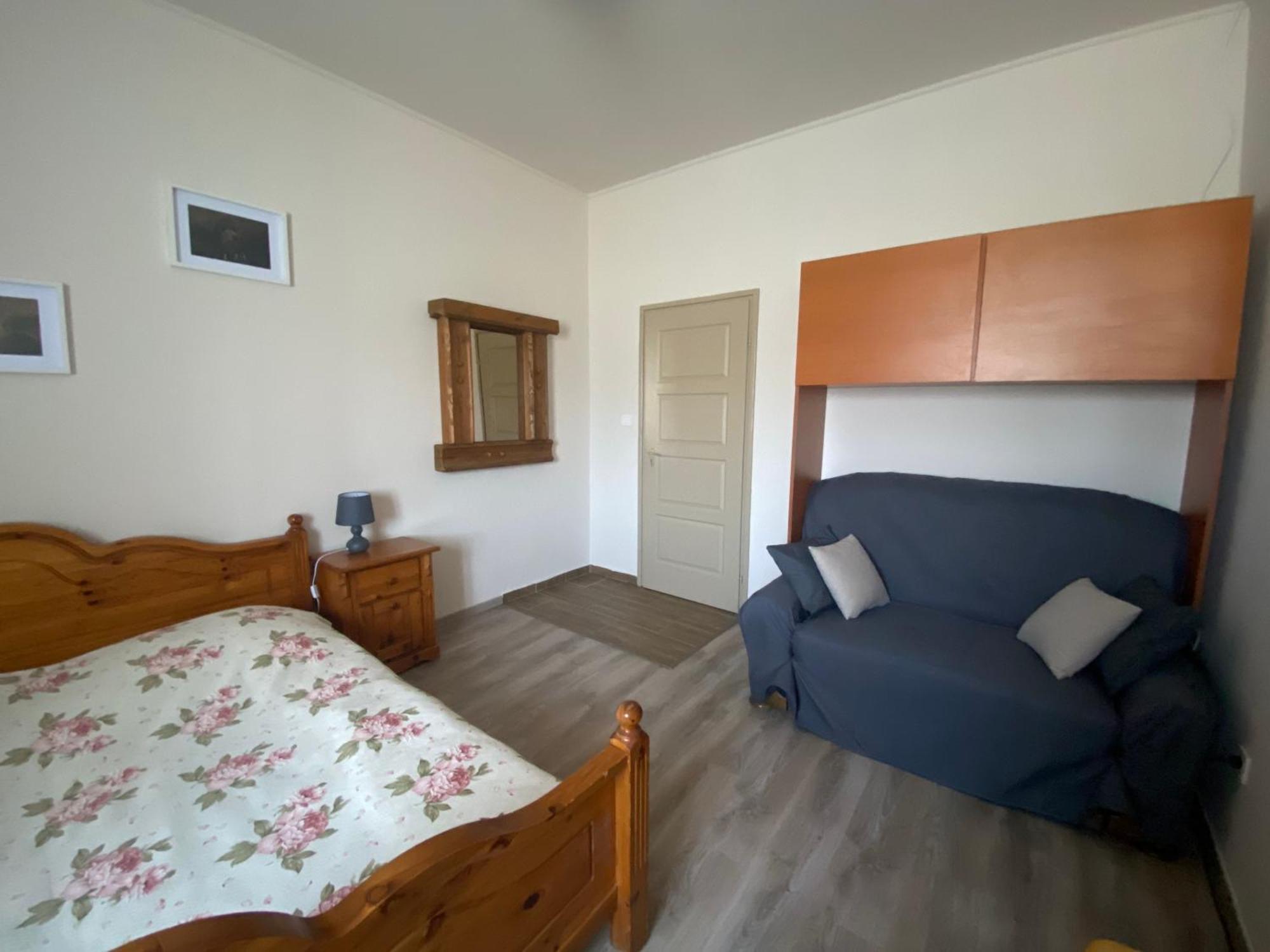 Tuender Pension Mogyoród Esterno foto